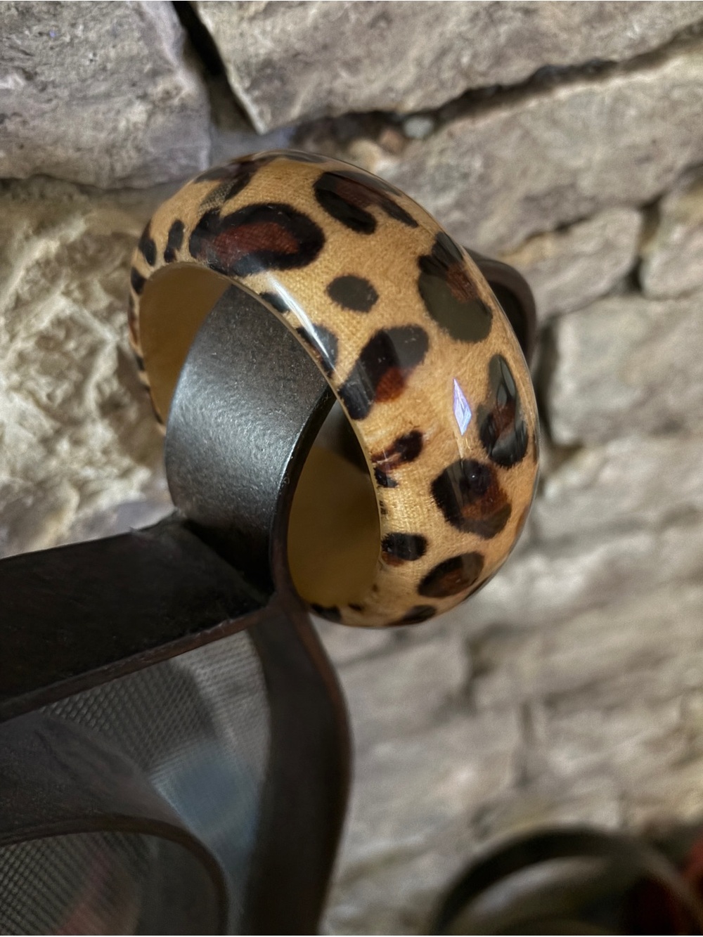 It’s pretty Leopard Print Resin Bangle Bracelet - Brown